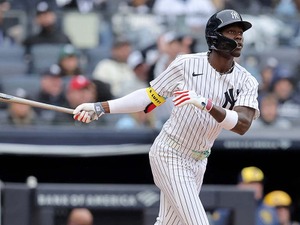 【MLB】ヤンキース中継局、試合よりも「ワンピース」談議に夢中？　チザムJr.のコラボ用具に球団レジェンドが反応「これは一体……」 画像