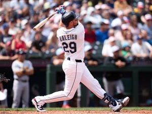 【MLB】最強捕手ローリー、今季7度目の1試合2発「34号35号アーチ」　前半戦の球団最多タイ記録に……ジャッジと再び3本差 画像