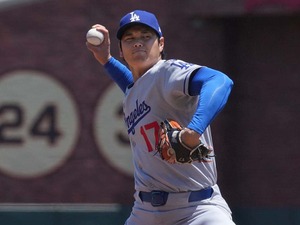 【MLB】「チームを鼓舞した」ロバーツ監督、大谷翔平の“漢気”を明かす　先発予定のグラスノーが試合当日に回避……緊急登板を快諾 画像