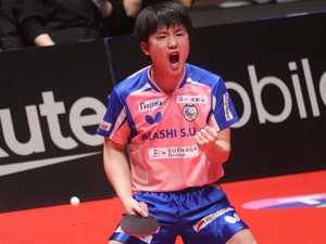卓球男子の銅メダル獲得で張本智和が掴んだ自信　中国トップ3を撃破した2025年の手応え「胸を張って今後は戦える」 画像