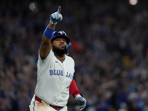 【MLB】WS進出へ逆王手をかけたブルージェイズ……PS6本塁打の主砲ゲレーロJr.は運命の第7戦に向けて「何かすごいことが起きる」 画像