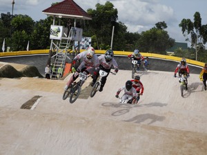 アジアBMX選手権のエリートクラスで日本人選手が表彰台独占 画像