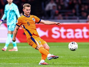 日本の対戦国に激震……オランダ代表DFデ・リフトが背中を手術、W杯メンバー入り絶望　トッテナムMFに続き痛手 画像