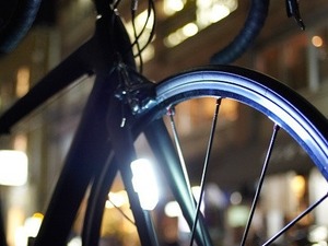 【なくせ！自転車事故】前後にライト装備、日が短い季節は安心 画像