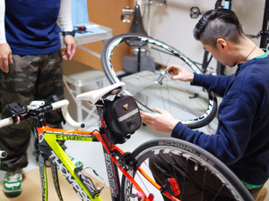 ペダレスト、「今から始める自転車メンテナンス」体験場所に西新宿を追加 画像
