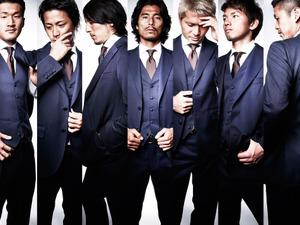 マッキントッシュ フィロソフィー、横浜F・マリノスにオフィシャルスーツ提供 画像