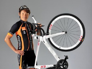 アスロニアのオリジナルバイクが登場。速さ、エアロ、快適性を装備 画像