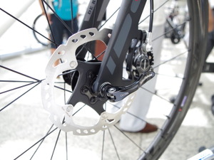 プロロードレースにディスクブレーキ導入へ　2015年夏からテスト開始 画像