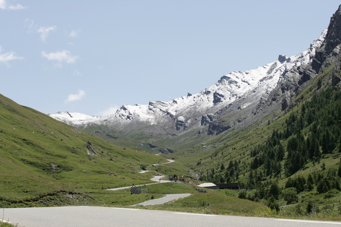 フランスとイタリア国境に位置するアニェル峠