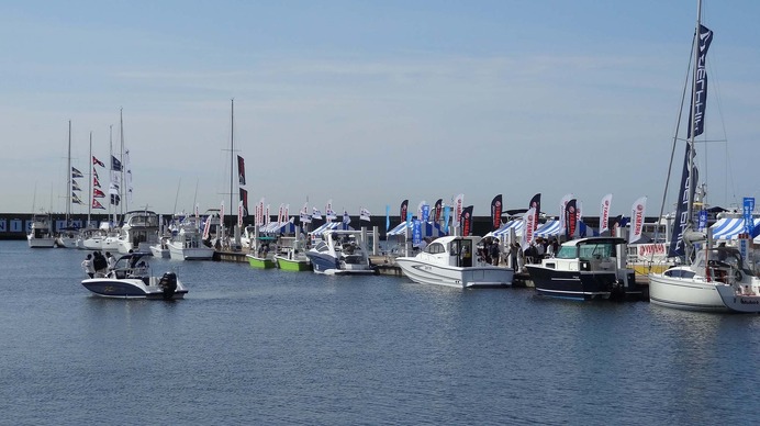 海と陸の乗り物の魅力を感じる「関西フローティングボートショー2015」が10月に開催