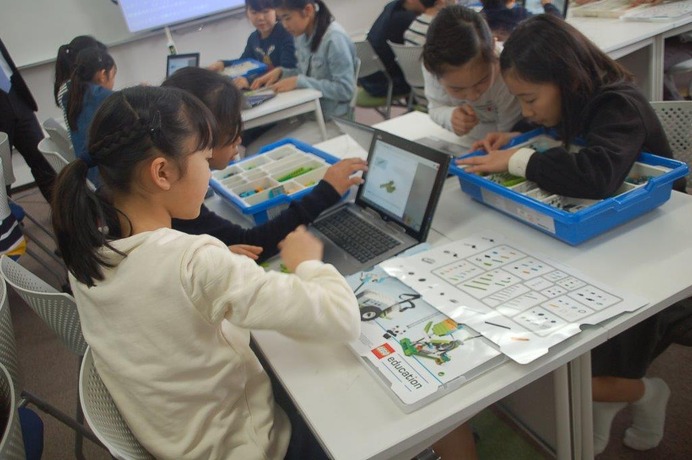 筑波大学附属小学校で「レゴ WeDo 2.0」を使った公開授業（2016年3月16日）