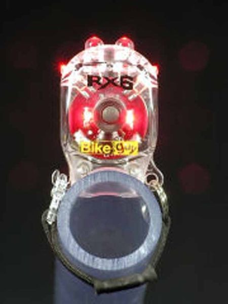 世界最小・最軽量。ユニコから、LED(発光ダイオード)を使用したサイクル用セイフティライト「バイクガイ RX-6」が発売された。小さなボディで最長300時間の点灯が可能。