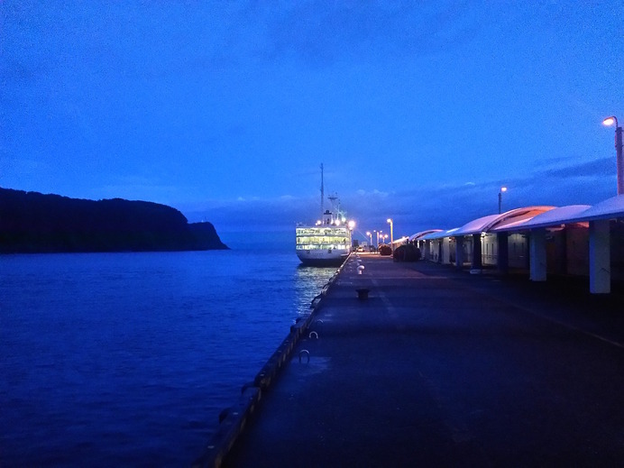 東海汽船の伊豆大島行きは午前5時に到着するので、まる1日サイクリングできるのがうれしい