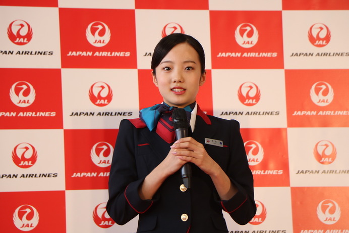 フィギュア・本田真凜、JALとスポンサー契約…CA姿で登場「まさか着れるとは…」