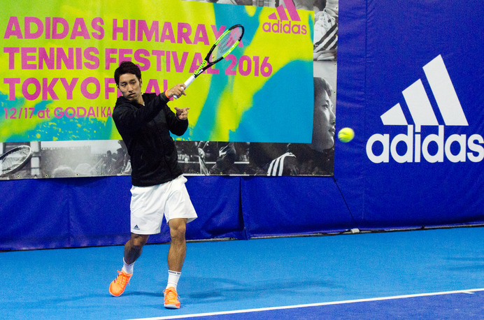 新型テニスフェス『ADIDAS HIMARAYA TENNIS FESTIVAL 2016 TOKYO FINAL』が開催。内山靖崇選手（2016年12月17日）