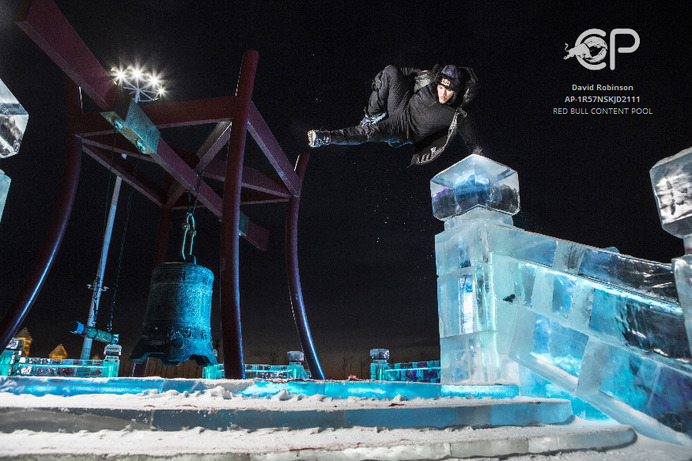 ジェイソン・ポールが氷の彫刻の中をフリーランニングする最新動画公開