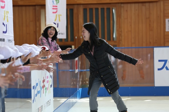 鈴木明子「はげまし合うことで頑張ることができる」…スケートキャラバン