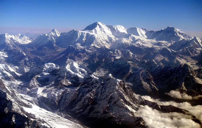 エベレストなどチベットの山々