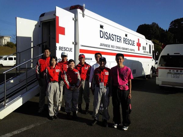 　熊本国際ロード2010が10月10日に熊本県山鹿市で開催され、そのスタート/ゴール地点に熊本日赤が所有する特殊医療救護車が登場。大会の安全確保に貢献した。