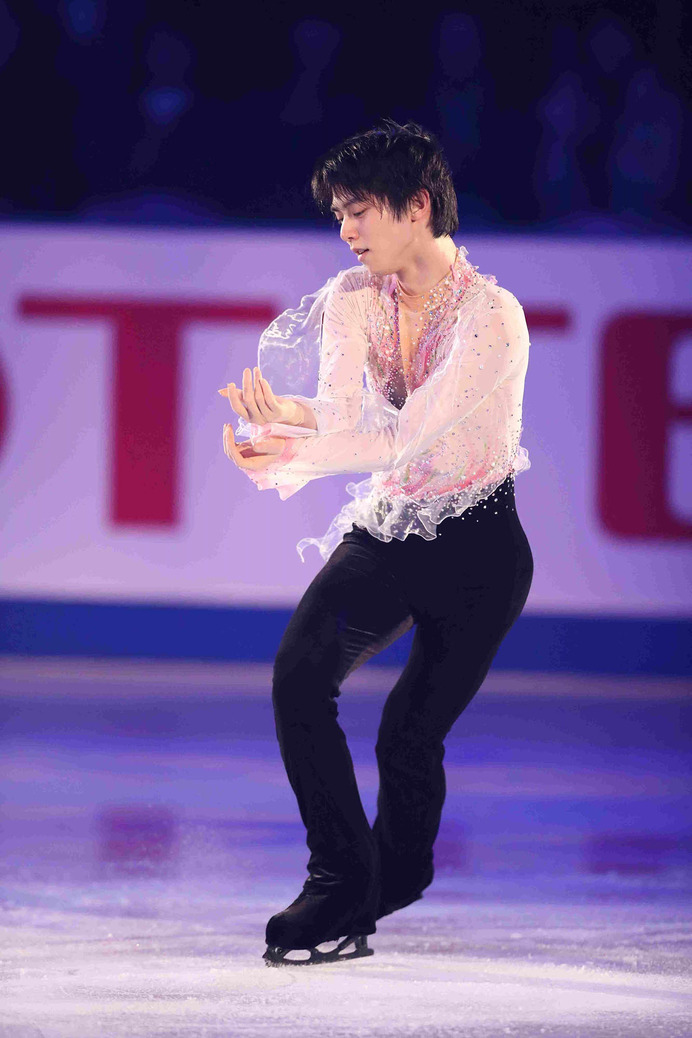 羽生結弦の4日間を完全リポートした「KISS & CRY NHK杯2019総力特集号」発売