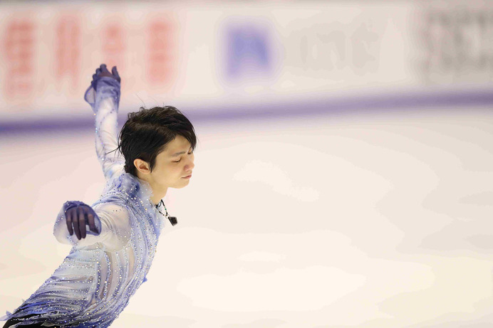 羽生結弦の4日間を完全リポートした「KISS & CRY NHK杯2019総力特集号」発売