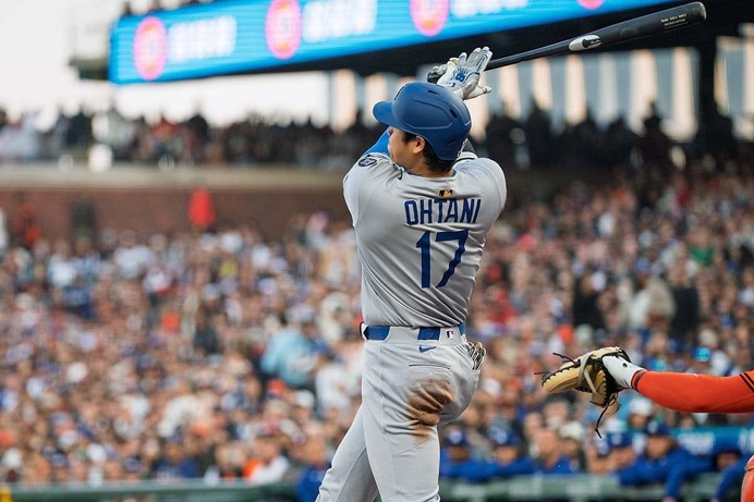 【MLB】32号アーチ、大谷翔平の“ベース1周動画”を公式SNSが投稿「まるで映画そのもの」　敵地ファンも思わず怒号から大歓声に