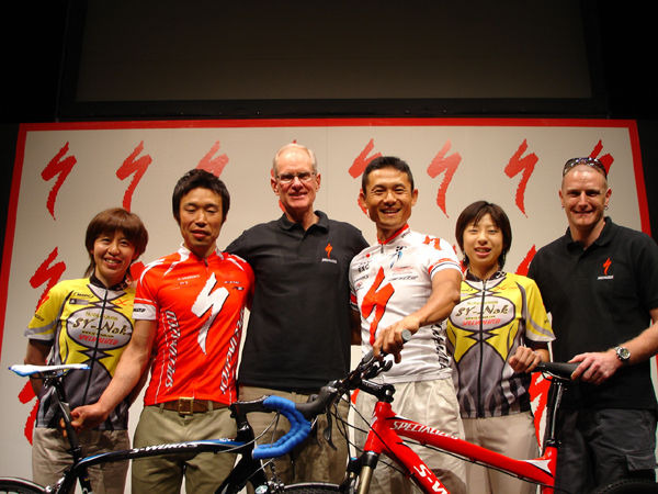 　アメリカの自転車ブランド「スペシャライズド」の日本法人となるスペシャライズド・ジャパンが5月9日に東京都内で記者発表を行って始動を宣言した。それと同時にSワークスやシラスの他に、新しいラインとして「ラングスター」というトラックレーシングシリーズなど5モ