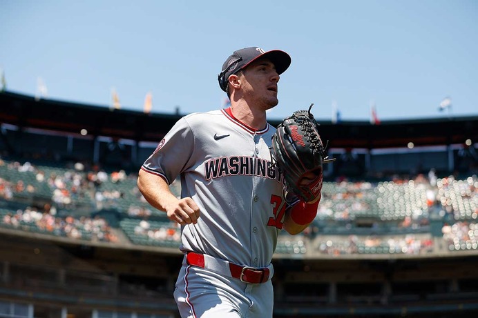 【MLB】26歳外野手が打球を“蹴り上げ”捕球するスーパープレーを披露　リプレーを見た実況が絶叫「ハッキーサックだ！」