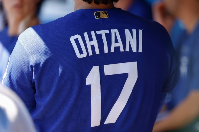 【MLB】球団史上初、ドジャースが今季のロード用ユニに“鮮やか”ドジャーブルーを採用　レプリカ大人気で早くも「ほぼ売り切れ」