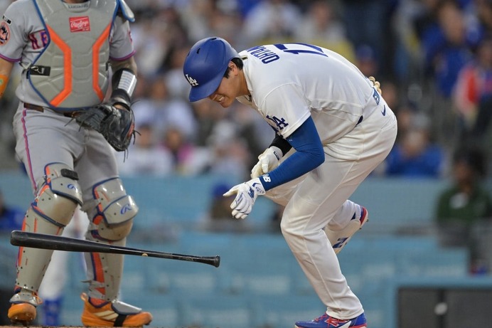 【MLB】大谷翔平、左腕の“151キロ”シンカーが「右肩直撃」で絶叫　死球で出塁記録更新も……