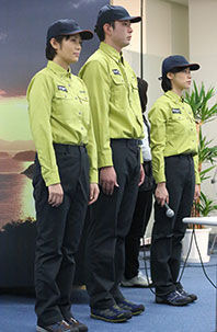 モンベルが環境省のレンジャーが着用する制服リニューアルにあたり、環境省との共同開発を行った。フィールド経験をものづくりに生かすモンベルの企画力が評価された。