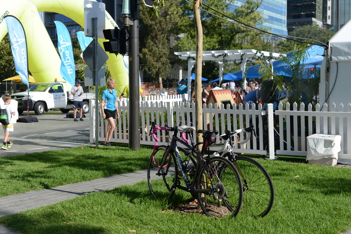 街に溶け込む自転車