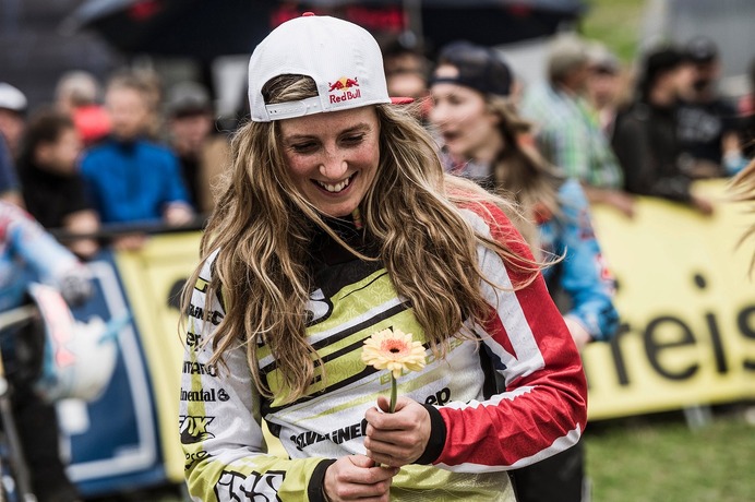 2015年UCI MTBワールドカップ・ダウンヒル第3戦オーストリア・レオガング女子、レイチェル・アサートンが優勝