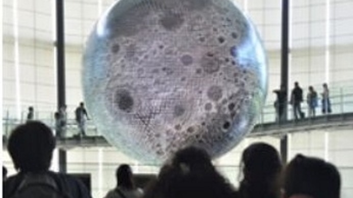 Geo-Cosmosに映る月