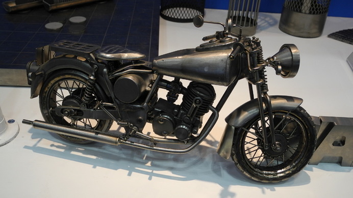 アスカエンジニアリングが製作したオートバイのオブジェ