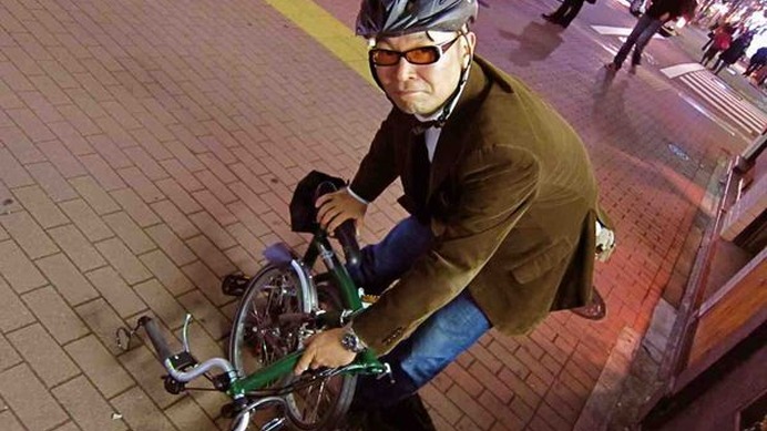 　自転車ツーキニストのトレンドリーダー、疋田智の連載コラム「自転車ツーキニストでいこう！」の最新コラムが公開されました。前回の「小径車は向かい風が苦手？」に続いて、最近愛用する小径車の魅力を語る。題して「小径車は下り坂が苦手？」。