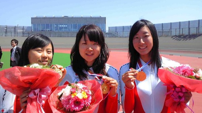　ACCトラックアジアカップ2010日本ラウンドが6月12日に北海道の函館競輪場で開幕し、エリート女子団体追い抜き競走（競技距離3km）で井上玲美（23＝フォーカス）・田中まい（20＝日本体育大）・上野みなみ（19＝鹿屋体育大）で構成された日本が優勝した。タイムは3分52