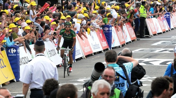 ツール・ド・フランス第2ステージを疲労困憊でゴールする新城幸也