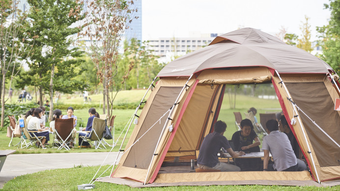 テントやタープの中で仕事ができる「品川アウトドアオフィス」5月開催