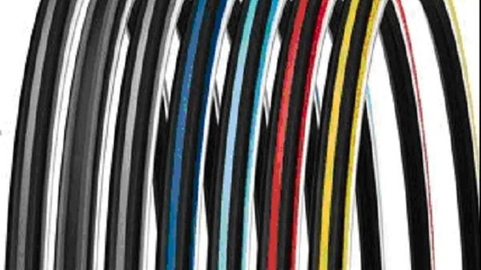 　ミシュランのロードバイク用タイヤ「LITHION(リチオン)」に新色と新サイズが加わった。全国のプロショップにて発売中。