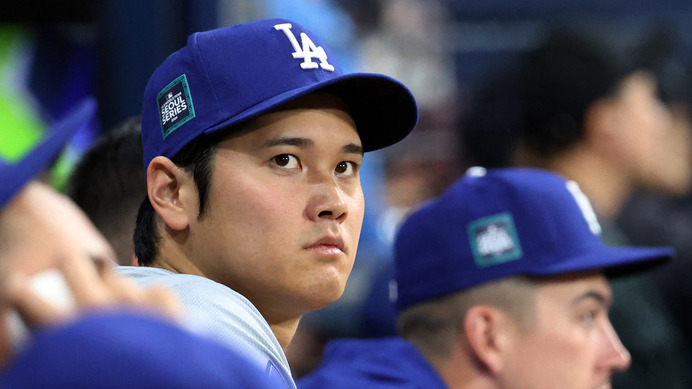 【MLB】「笑顔が消えた…」大谷翔平　ベッツの特大アーチにハイタッチも、表情は固く心配の声が相次ぐ