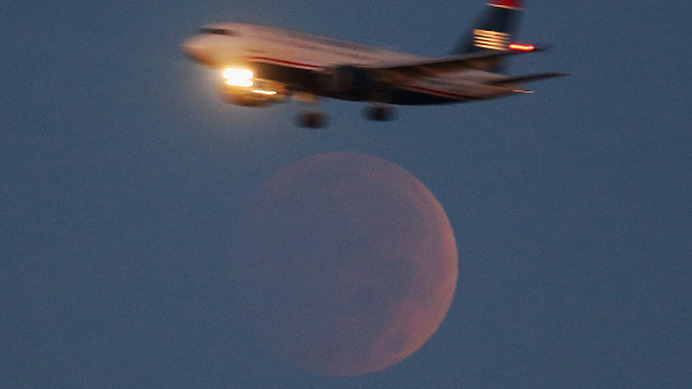 ワシントンで観測された皆既月食（c）Getty Images