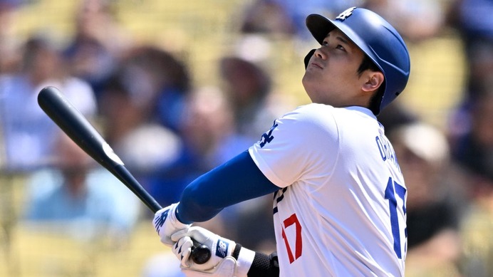 【MLB】大谷翔平、WS優勝記念ボード直撃の“特大＆高速弾”で史上初「46-46」達成　「自己最多まであと1本」