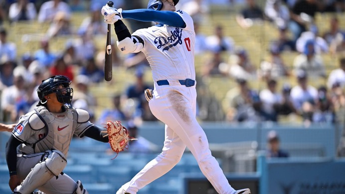 【MLB】大谷翔平の46号ポール際“スレスレ”弾道とグングン伸びる着弾点に驚愕　実際の映像と軌道グラフィック