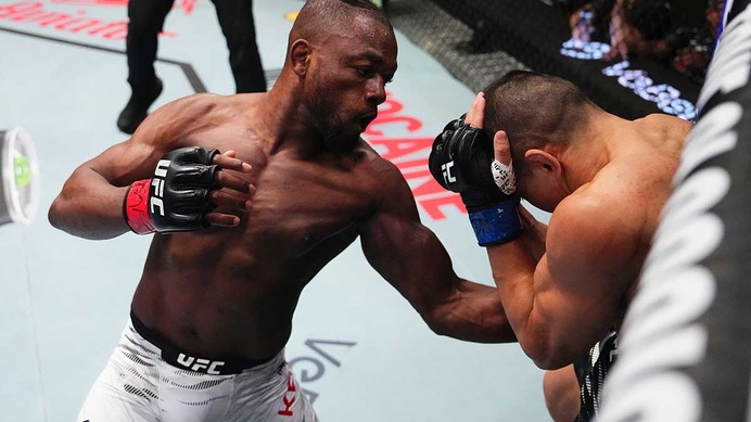 【UFC】マネル・ケイプ、“アイポーク論争”で物議……17連勝中の選手に勝利も「両手で目を突いているのがはっきりわかる」
