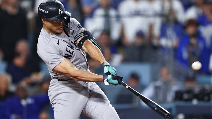 【MLB】怪力スタントン、角度17度の“超低弾道”185キロアーチに米驚愕　中堅バックスクリーンへ4.3秒で着弾「ミサイルを撃ち込んだ」