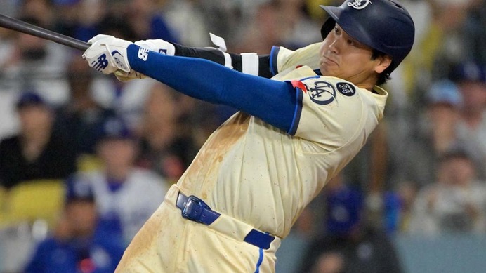 【MLB】「オオタニの本塁打が……」大谷翔平、“53号173キロ弾”直後のバットフリップに注目　連日の豪快一打に公式驚愕