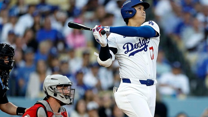 【MLB】大谷翔平、WCS初戦“爆速”先頭打者アーチで「新たなメジャー記録樹立」　米記者注目の一発「100マイル以上の投球を捉えた本塁打で……」