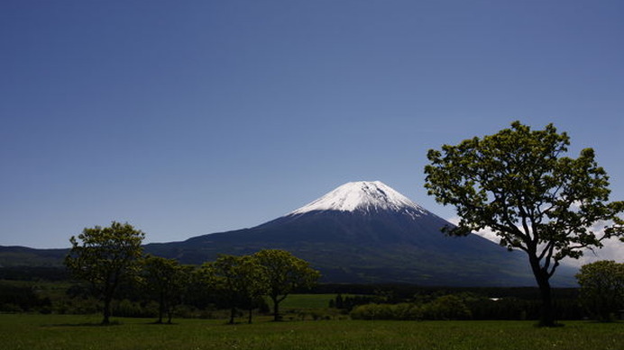 　世界遺産への登録が決まった富士山を一周するサイクリング大会「2013 Mt.FUJIエコサイクリング」が9月7日・8日に開催され、その参加者を募集している。