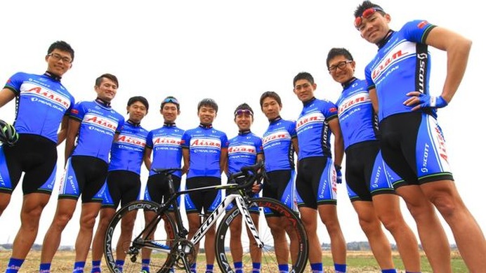 愛三工業レーシングチームは海外経験の豊富な3人の若手選手を加え、10人体制で2014シーズンに挑む。UCIアジアツアーランキング1位を目標とし、日本の世界選手権出場枠、オリンピック出場枠獲得を目指していく。